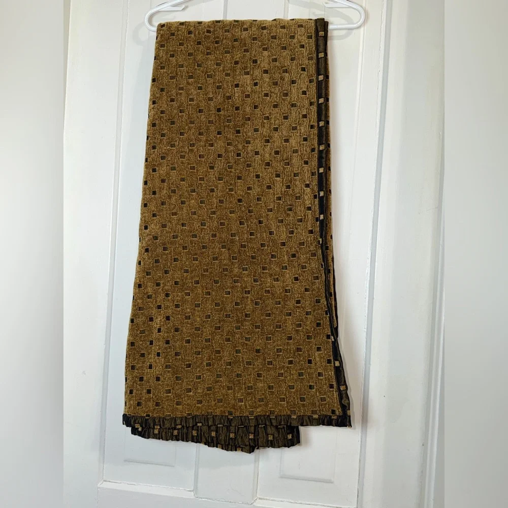 Square table cloth, 55x55‎ heavy duty washable textured fabric gold and brown